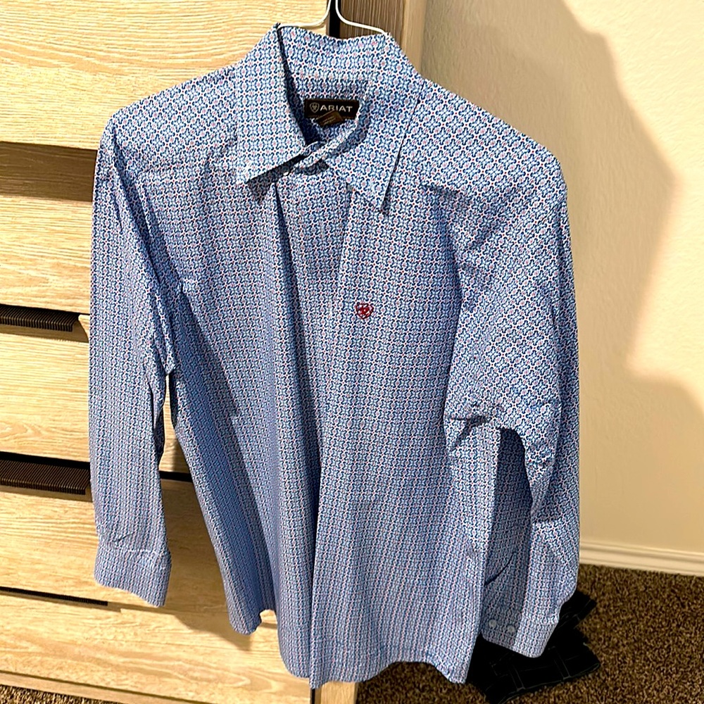 Men’s large Ariat button down shirt